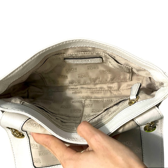 White Micheal Kors Shoulder Bag - Picture 5 of 7